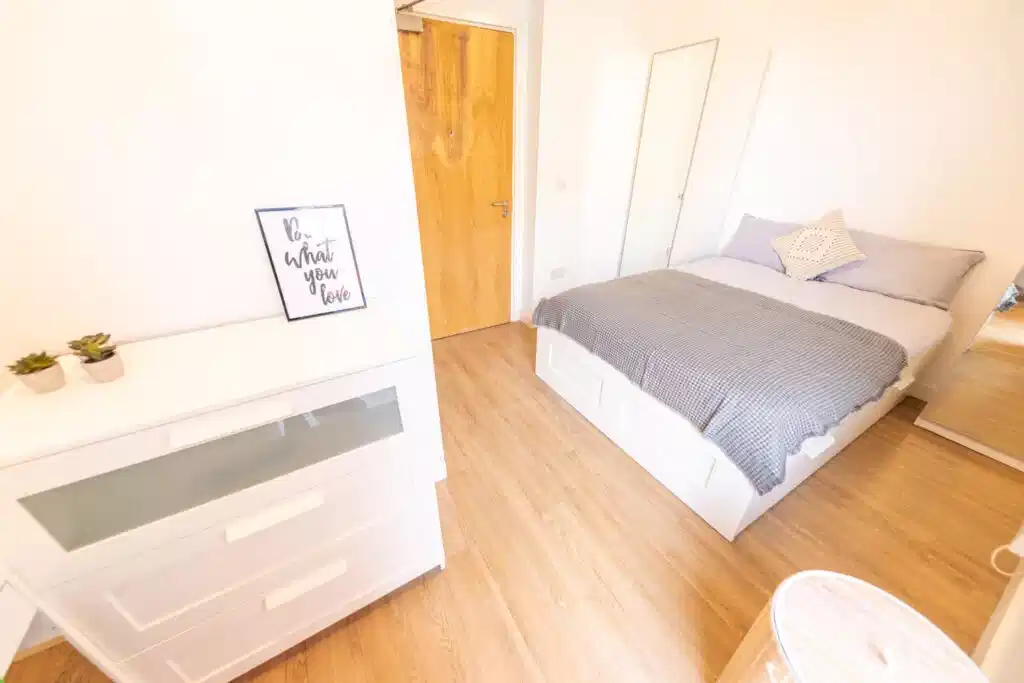 Chapel Street, Salford interior 1