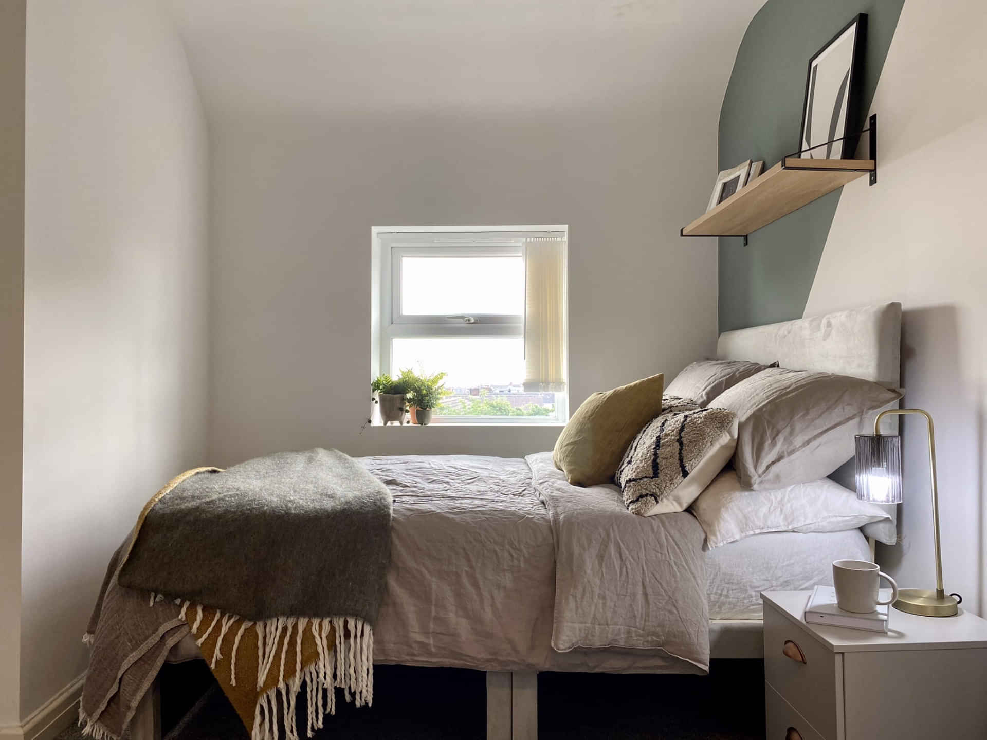 Room in a 3 Bedroom Apartment, 261 Edge Lane, Liverpool L7 9LB interior 1